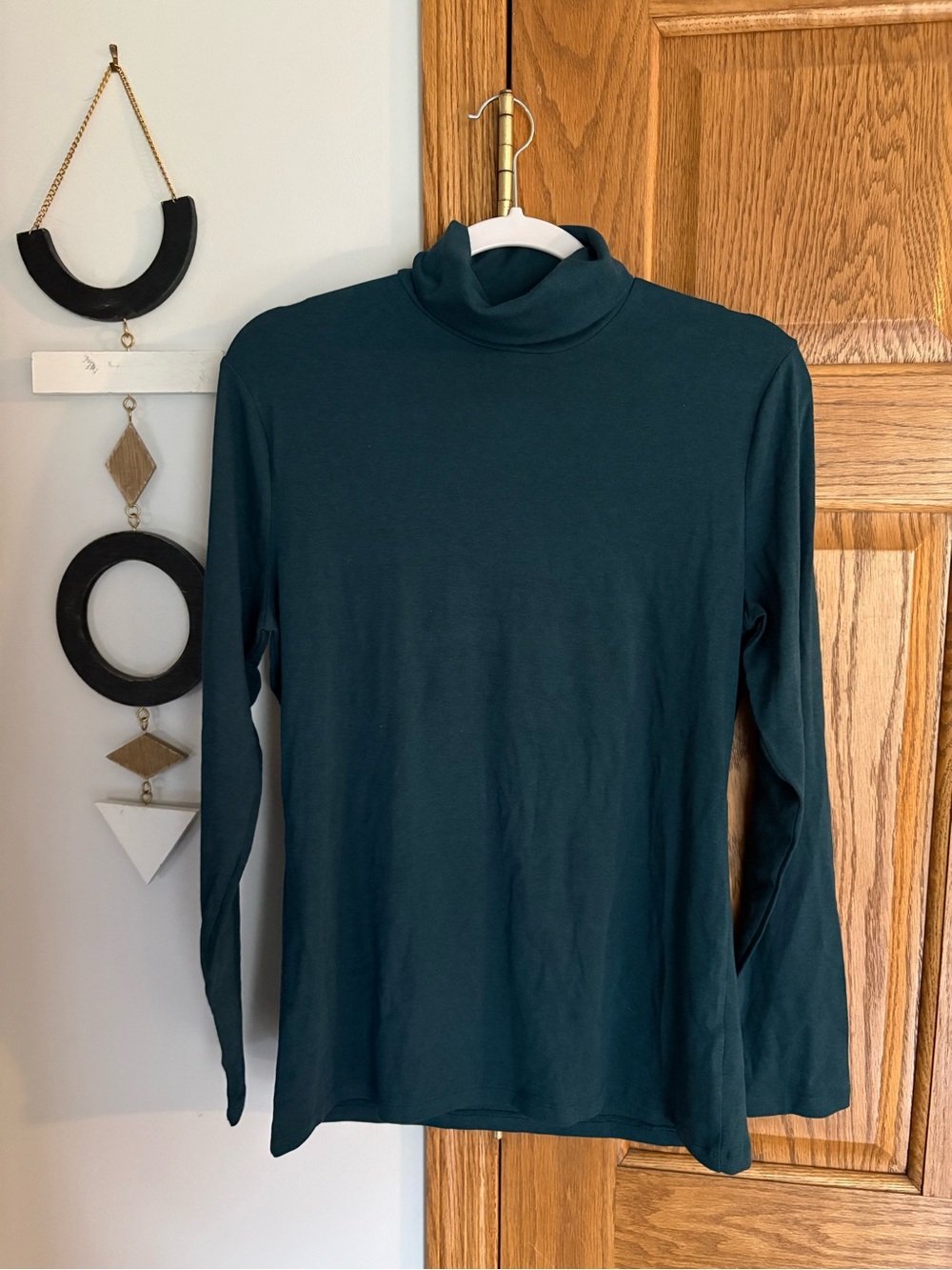 Time and Tru Women's Long Sleeve Turtleneck Top in Teal Green